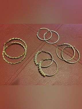 ✨4 Pairs of Hoop Earrings